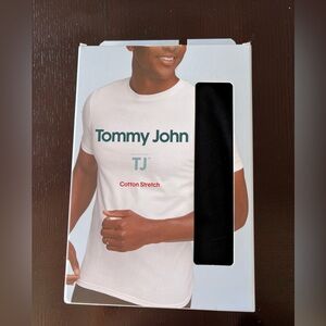 Men's Tommy John  under shirt modern fit white small 2packs